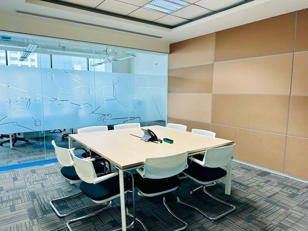 Well-maintained office upkeep and maintenance service space