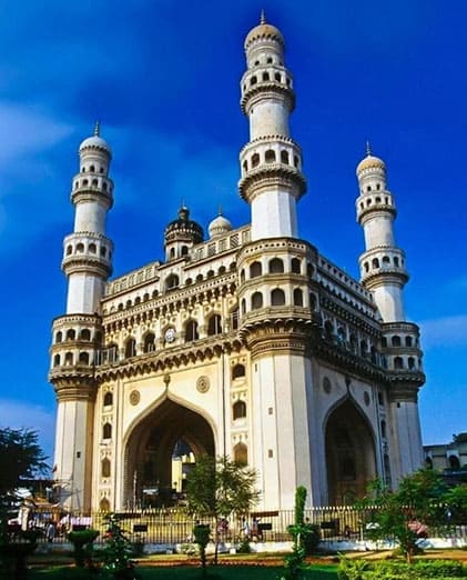 Contemporary workspace aesthetics of a managed office