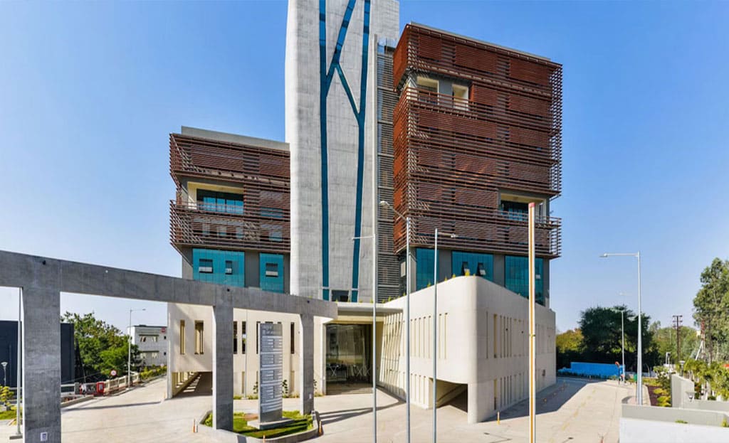 Exterior perspective of SONIP Space's office upkeep