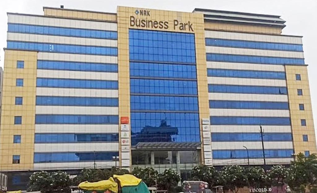 Well-maintained managed office workspace space reflecting SONIP